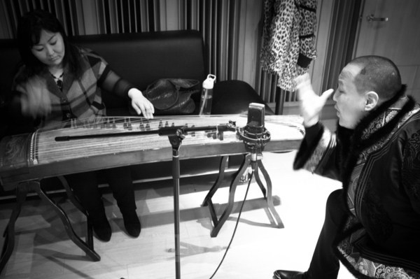 “The Mongolian Live Sessions” төслийн 3 дахь клип “Уяхан цагаан хуруу”